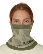 Load image into Gallery viewer, Neckwarmer Olive/Beige
